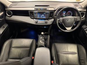 Toyota RAV4 2.2D-4D AWD VX - Image 6
