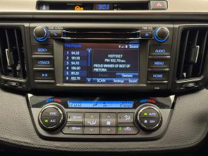 Toyota RAV4 2.2D-4D AWD VX - Image 12