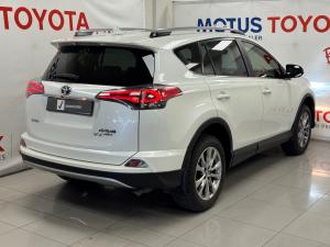 Toyota RAV4 2.2D-4D AWD VX - Image 2