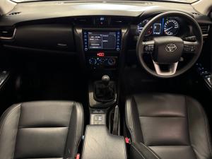 Toyota Fortuner 2.4GD-6 manual - Image 6