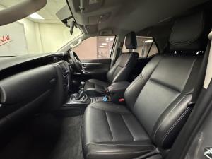 Toyota Fortuner 2.4GD-6 manual - Image 7