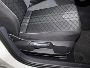 Volkswagen Taigo 1.0 TSI R-LINE DSG - Image 17