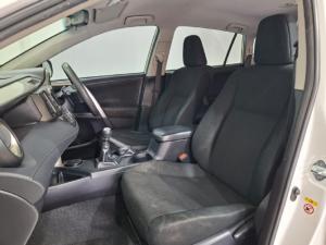 Toyota RAV4 2.2D-4D AWD GX - Image 7