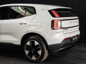 Volvo EX30 Core Single Motor - Image 13