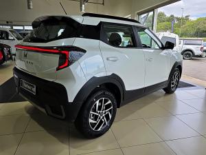 Mahindra XUV 3XO 1.2T AX5L - Image 12