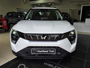 Mahindra XUV 3XO 1.2T AX5L - Image 2