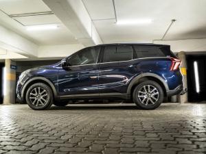 Mahindra XUV700 2.0T AX7L - Image 2