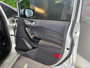 Ford Fiesta 5-door 1.0T Trend auto - Image 9