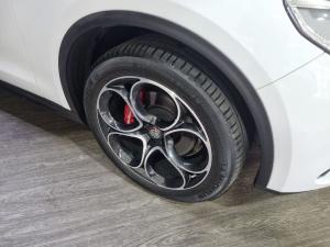 Alfa Romeo Stelvio 2.0T Super Q4 - Image 4