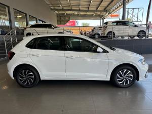Volkswagen Polo hatch 1.0TSI Life manual - Image 7