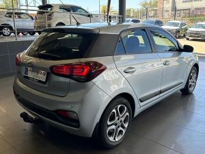 Hyundai i20 1.4 Fluid auto - Image 6