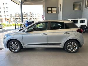 Hyundai i20 1.4 Fluid auto - Image 8