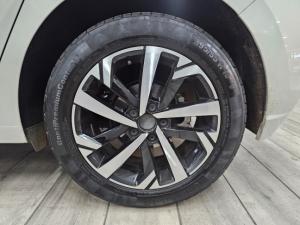 Volkswagen Polo hatch 1.0TSI Life auto - Image 4