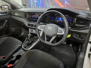 Volkswagen Polo hatch 1.0TSI Life auto - Image 5