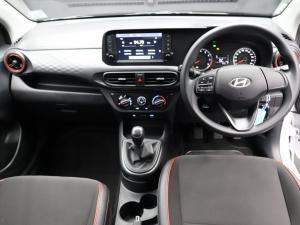 Hyundai Grand i10 1.0 Premium hatch - Image 8