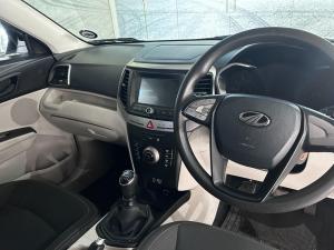 Mahindra XUV300 1.2T W6 - Image 5