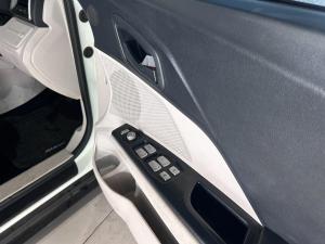 Mahindra XUV300 1.2T W6 - Image 7
