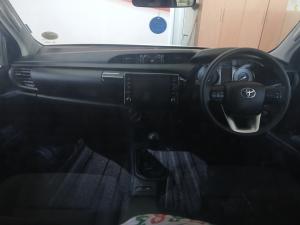Toyota Hilux 2.4GD-6 single cab 4x4 Raider manual - Image 6