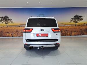 Toyota Land Cruiser 300 3.5T GR-Sport - Image 4