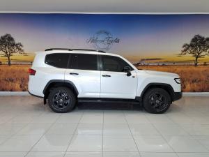Toyota Land Cruiser 300 3.5T GR-Sport - Image 3