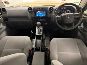 Toyota Land Cruiser 79 2.8GD-6 double cab - Image 6