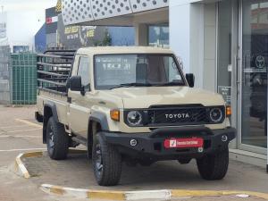 Toyota Land Cruiser 79 2.8GD-6 single cab auto - Image 1
