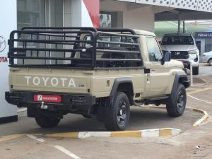 Toyota Land Cruiser 79 2.8GD-6 single cab auto - Image 2