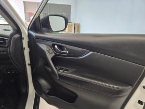 Nissan X Trail 2.5 Acenta 4X4 CVT - Image 12