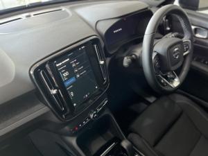 Volvo XC40 Recharge Single Motor Plus - Image 7