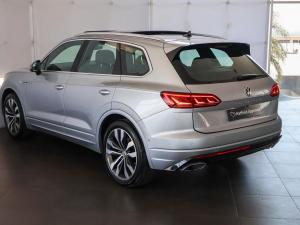 Volkswagen Touareg V6 TDI Executive R-Line - Image 11