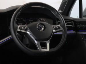Volkswagen Touareg V6 TDI Executive R-Line - Image 20