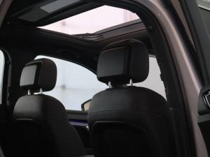 Volkswagen Touareg V6 TDI Executive R-Line - Image 21