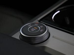 Volkswagen Touareg V6 TDI Executive R-Line - Image 23