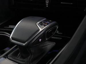 Volkswagen Touareg V6 TDI Executive R-Line - Image 28