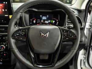 Mahindra XUV 3XO 1.2T AX7L - Image 25