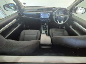 Toyota Hilux 2.4GD-6 single cab 4x4 Raider manual - Image 6