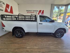 Toyota Hilux 2.4GD-6 single cab 4x4 Raider manual - Image 3