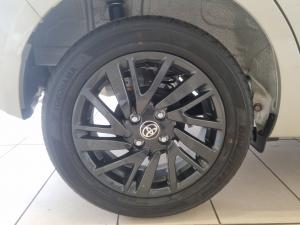 Toyota Vitz 1.0 XR manual - Image 7