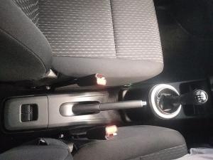 Toyota Vitz 1.0 XR manual - Image 12