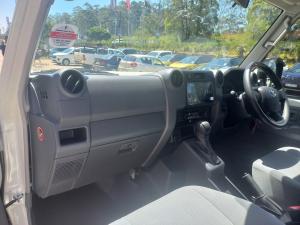Toyota Land Cruiser 79 2.8GD-6 double cab - Image 4