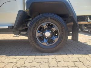 Toyota Land Cruiser 79 2.8GD-6 double cab - Image 6