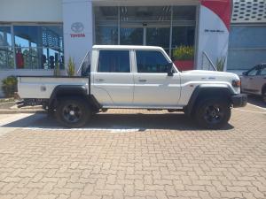 Toyota Land Cruiser 79 2.8GD-6 double cab - Image 3