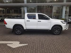 Toyota Hilux 2.4 GD-6 Raider 4X4 automaticD/C - Image 3