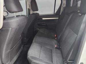 Toyota Hilux 2.4 GD-6 Raider 4X4 automaticD/C - Image 10