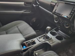 Toyota Hilux 2.4 GD-6 Raider 4X4 automaticD/C - Image 12