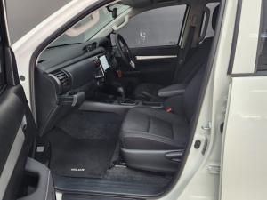Toyota Hilux 2.4 GD-6 Raider 4X4 automaticD/C - Image 7