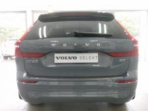 Volvo XC60 B5 AWD Essential - Image 8