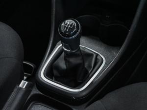 Volkswagen Polo Vivo hatch 1.6 Highline - Image 10