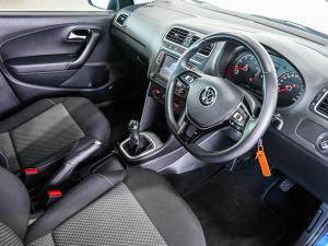 Volkswagen Polo Vivo hatch 1.6 Highline - Image 11