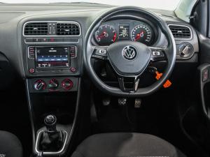 Volkswagen Polo Vivo hatch 1.6 Highline - Image 19